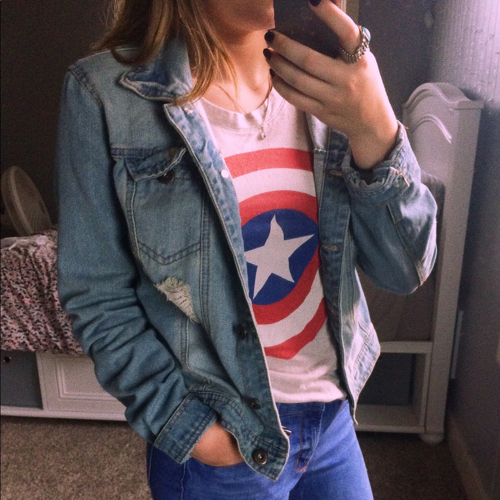 Captain America Graphic Tee